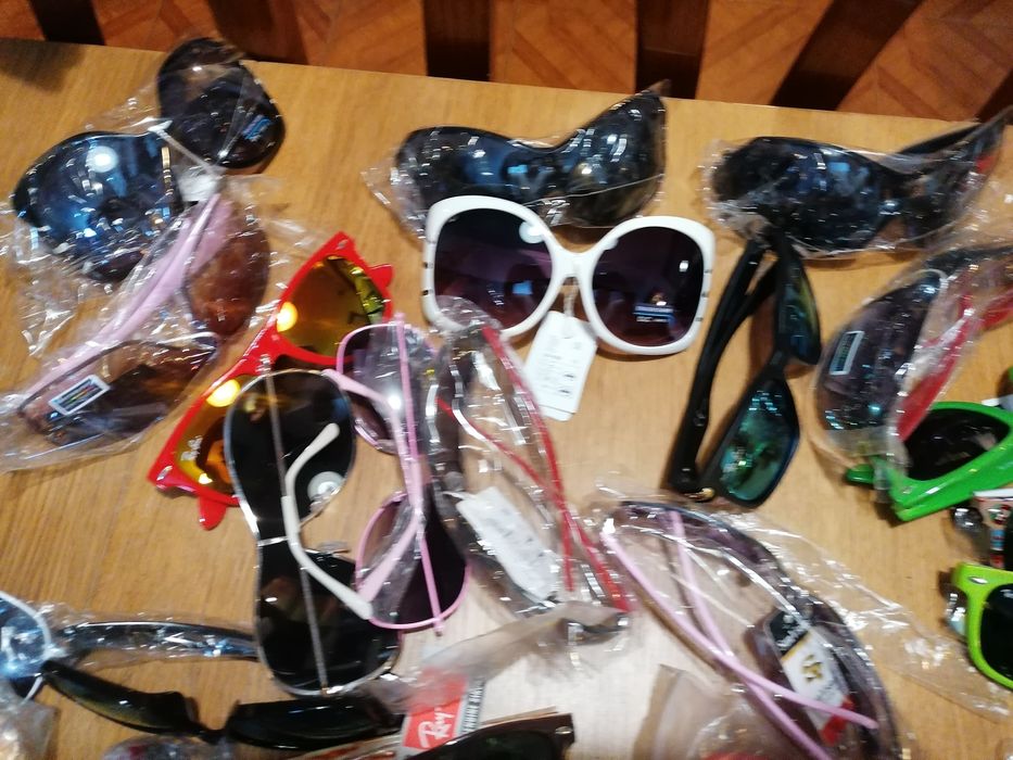 Vendo  óculos de sol novos