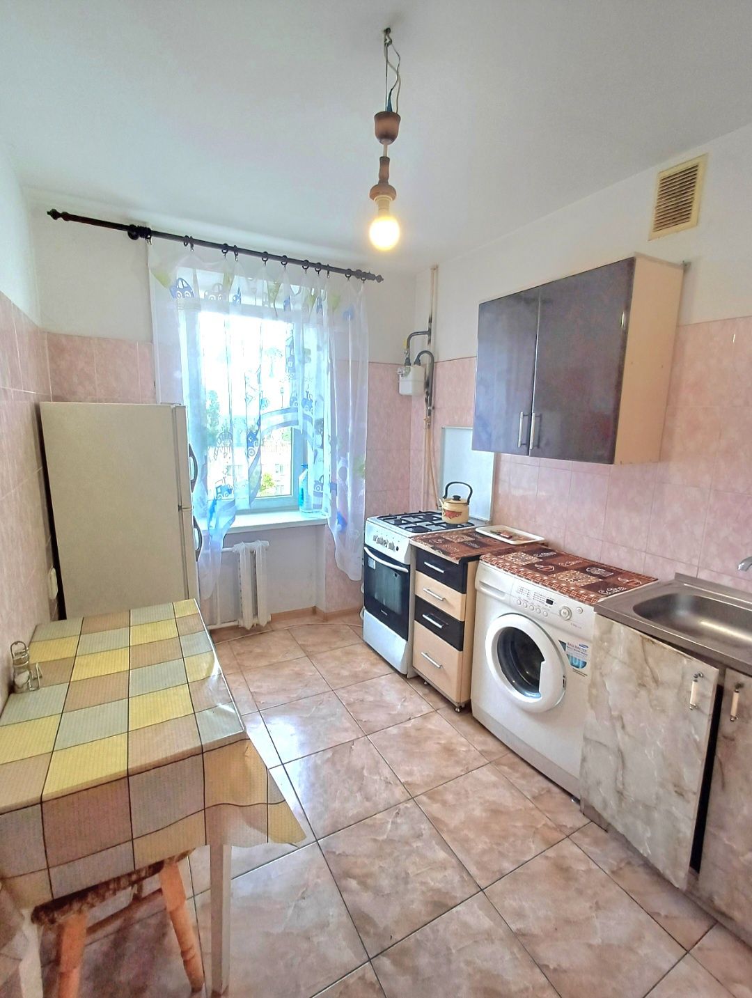 Продам 1 комнатную " Чешку" в ЦЕНТРЕ/ Ц.рынок