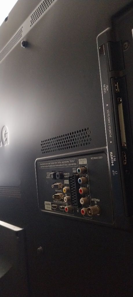 Televisão LG com comando incluído