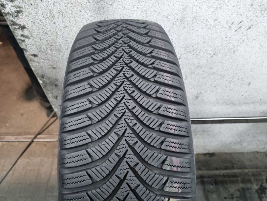 215/65/16 98H Hankook Winter Icept Rs2 Dot.2520R