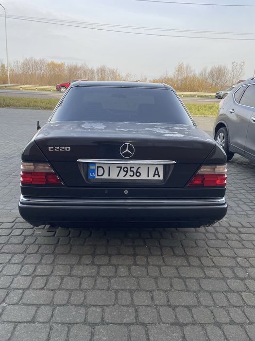 Mercedes E220 W124