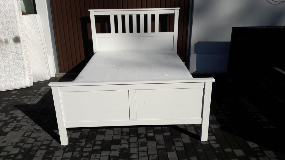 Łóżko drewniane 140x200 kompletne z materacem Wybór sypialnia