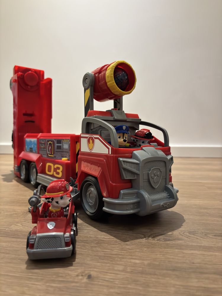 Camião Bombeiros Marshall