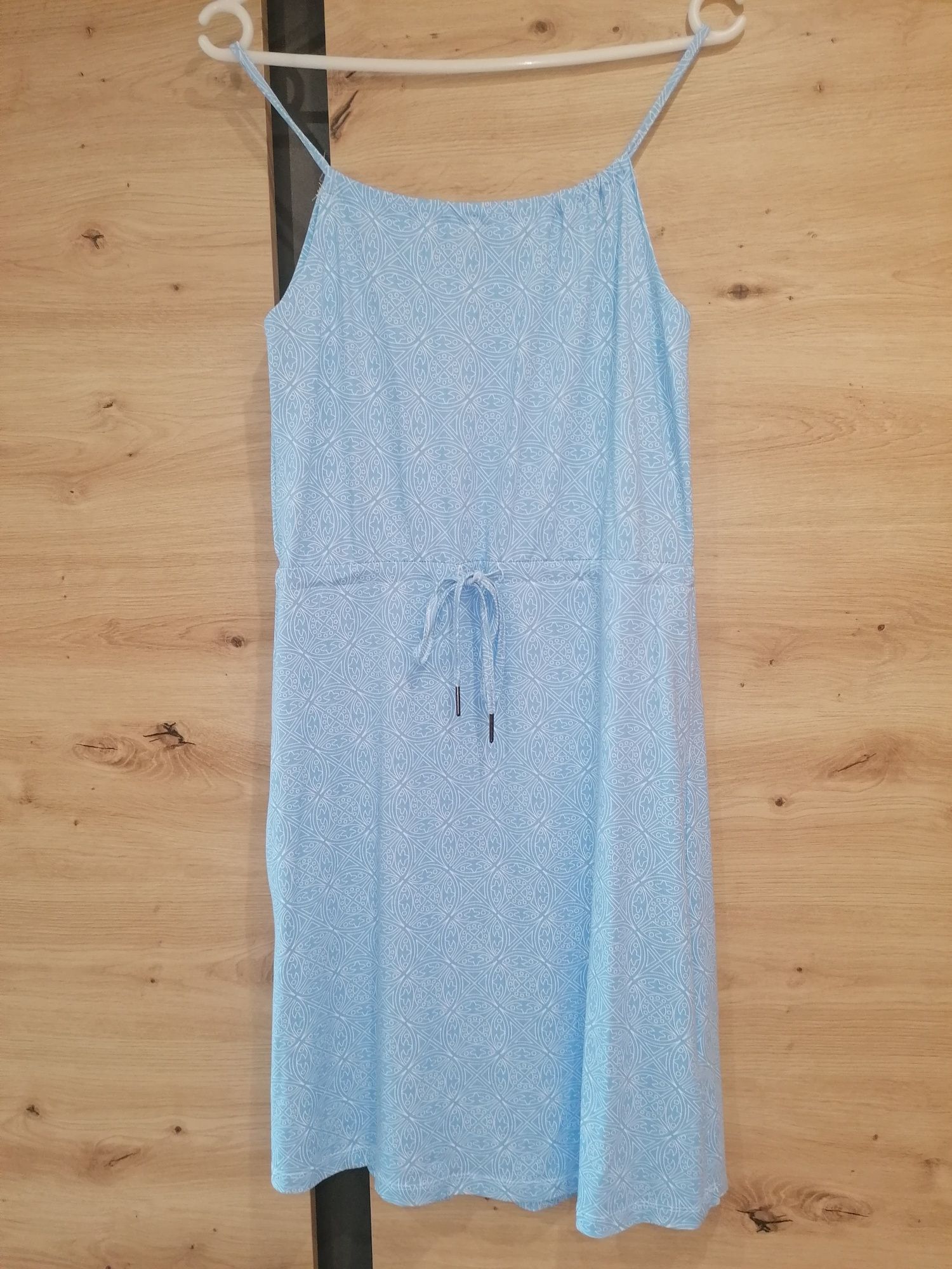 Błękitna zwiewna sukienka rozmiar xs 95%bawełna