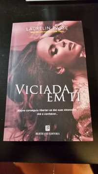 Livro " Viciada em ti"