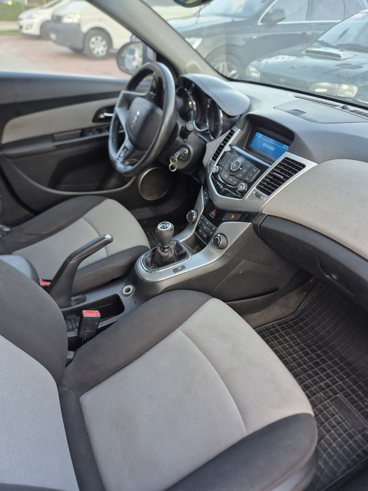 Chevrolet Cruze  2.0