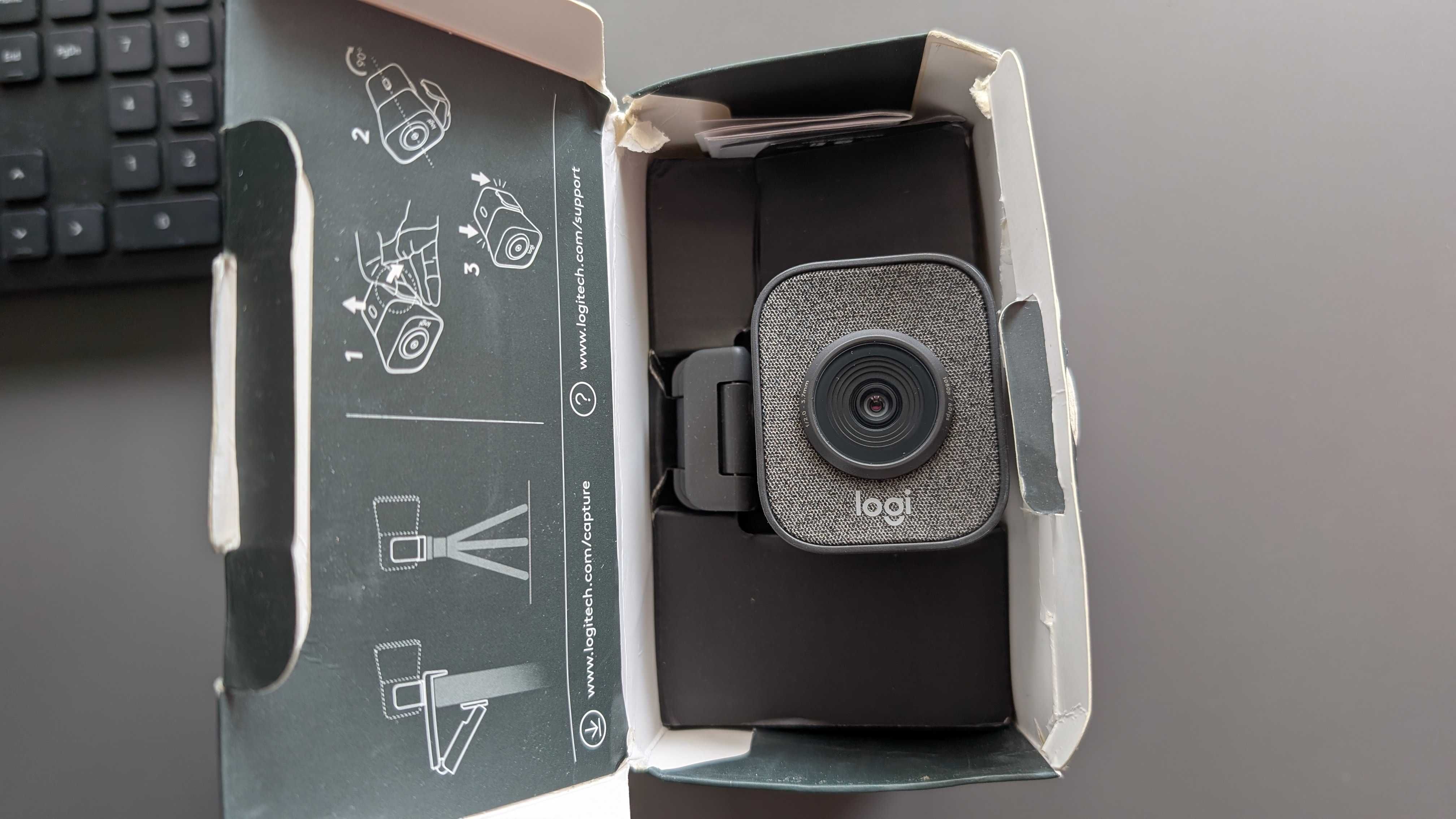 Веб-камера Logitech StreamCam Plus Graphite (960-001280)