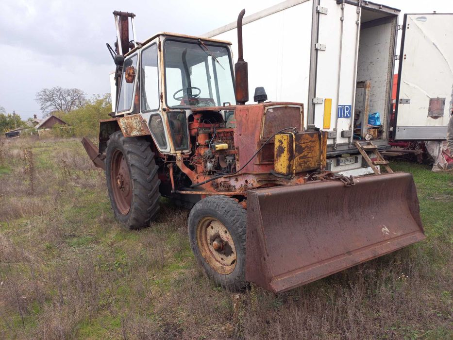 Екскаватор на базі ЮМЗ 6