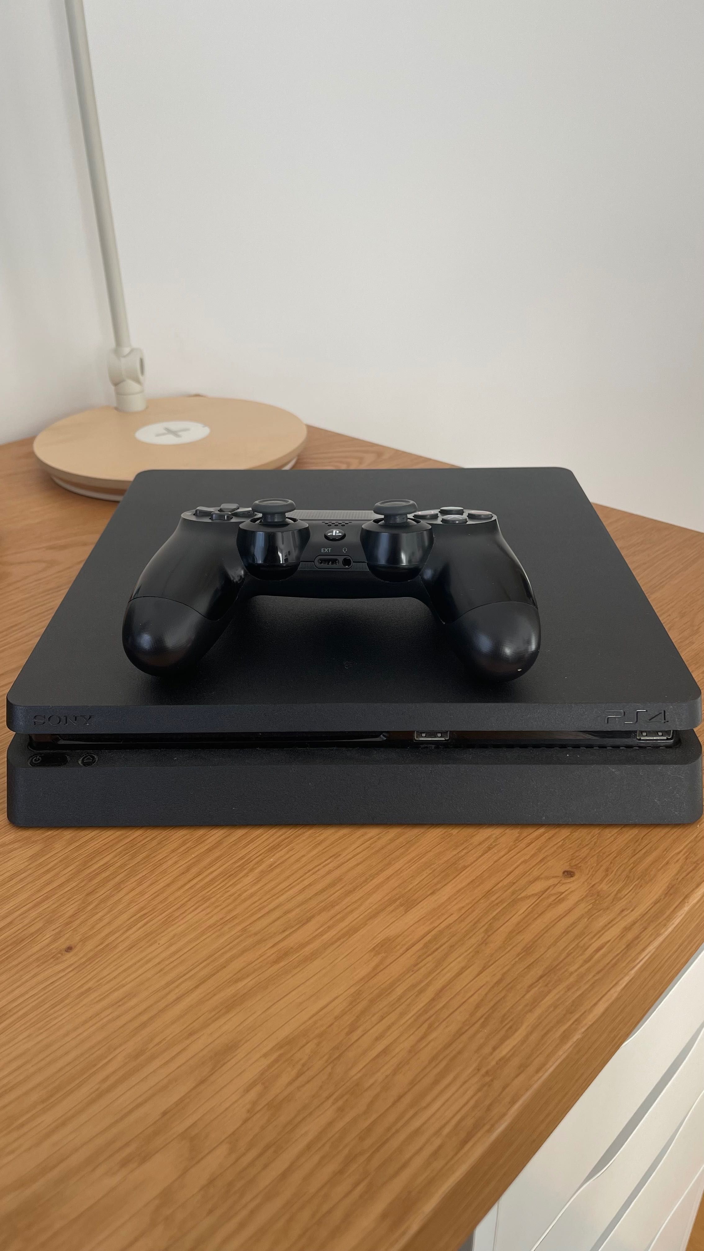 PlayStation 4 Slim 1TB