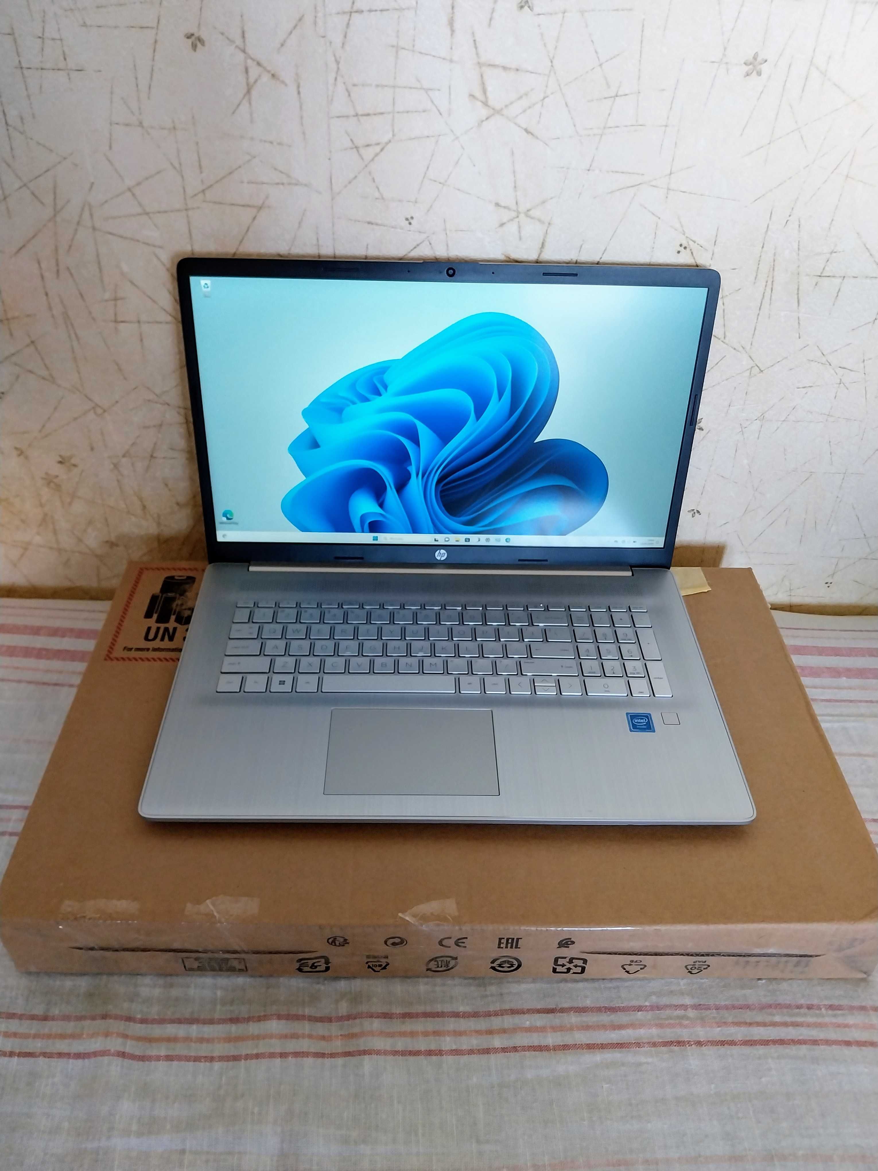 Uzywany laptop HP17-CN0051 FHD N4 120 16G 1TS W11 17,3 na gwarancji