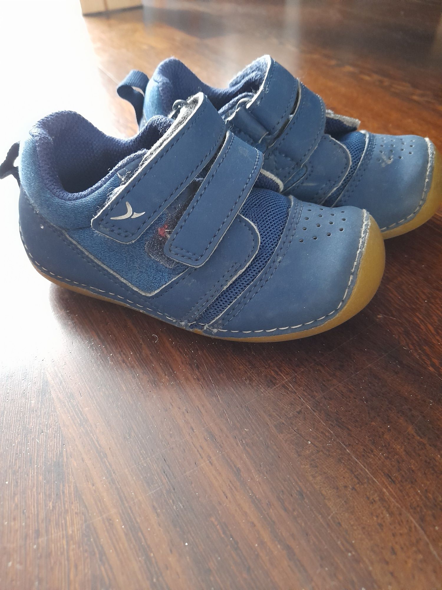 Buty sportowe dziecięce roz 22