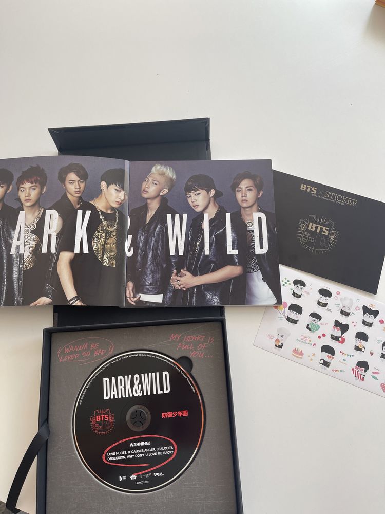 BTS album original Dark & Wild