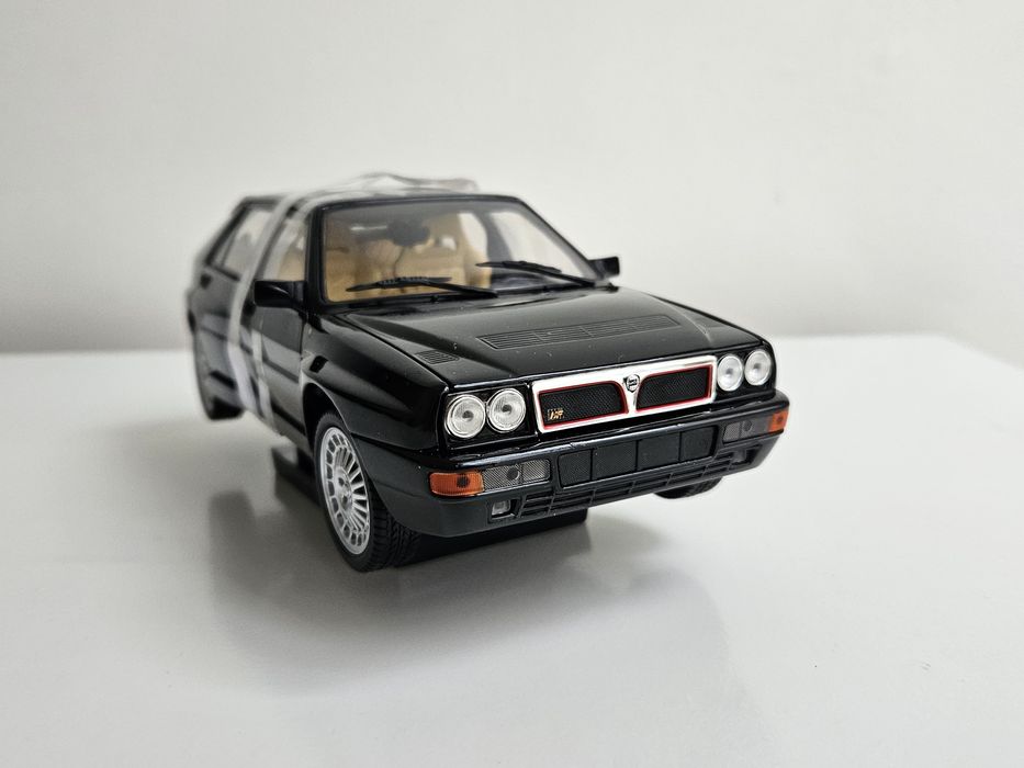Моделька Lancia Delta Integrale 1:18 Ricko