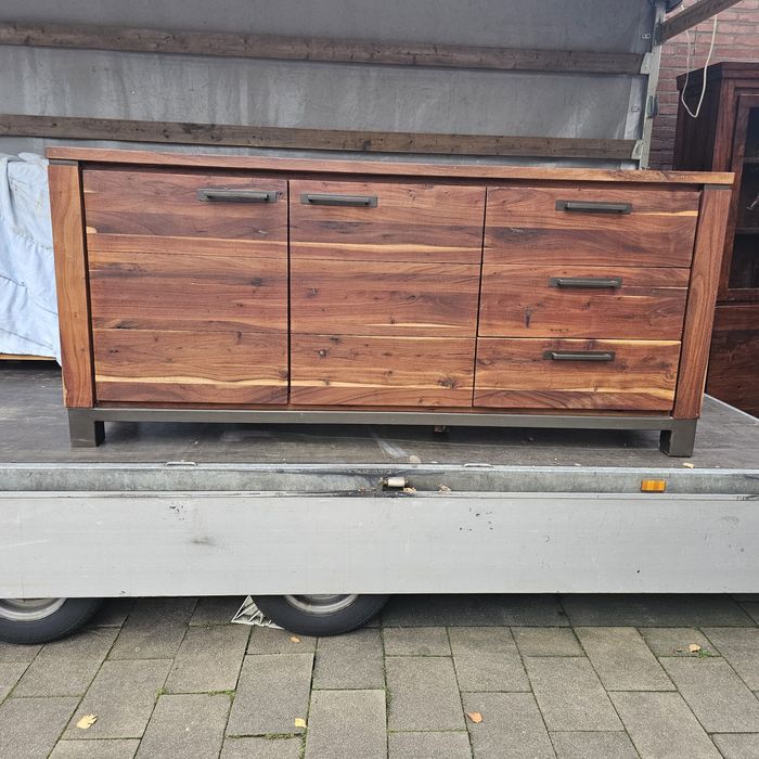 Drewniana komoda industrialna  190,5x85x43