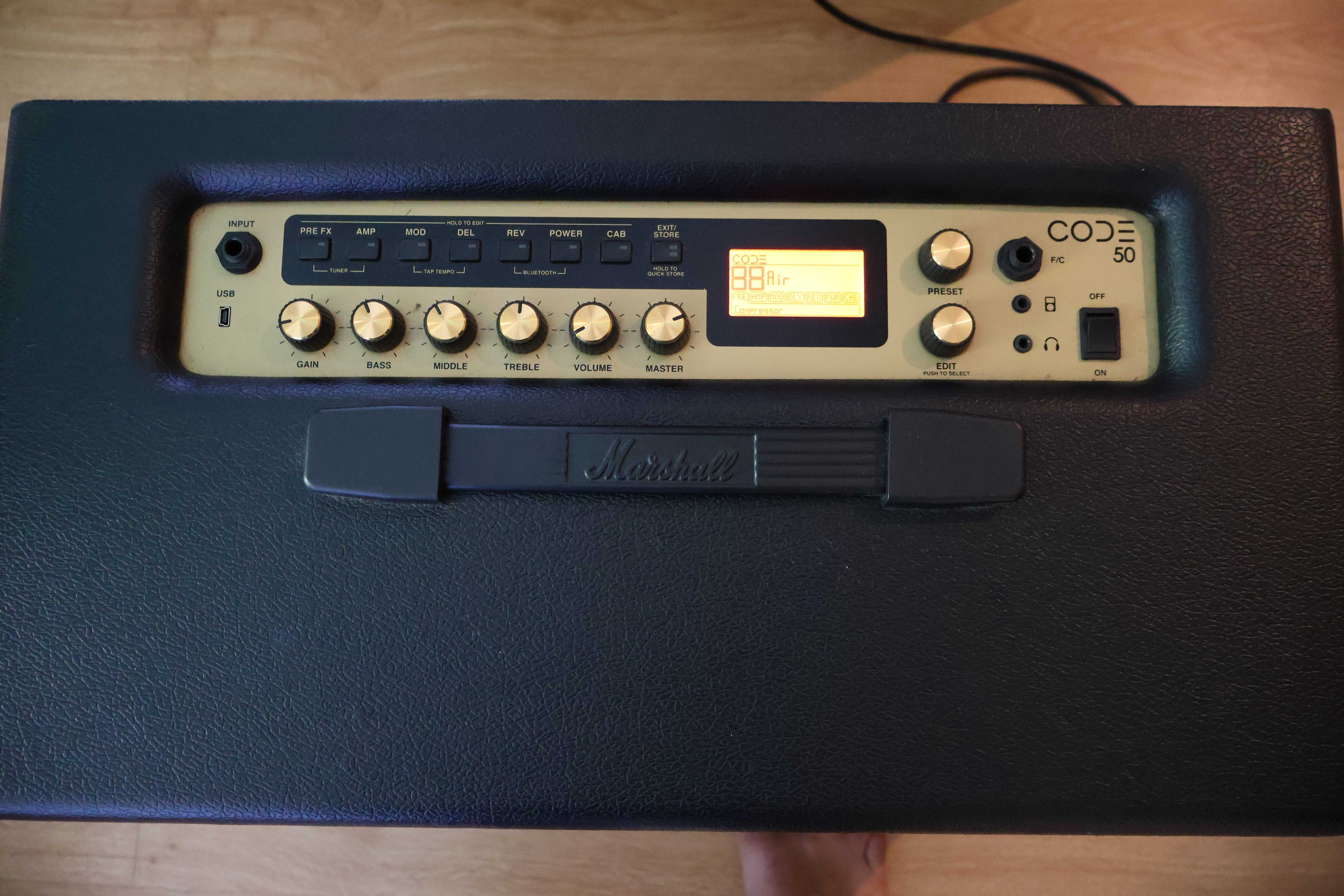 CAIXA DE SOM MARSHALL Code 50— Como nova.