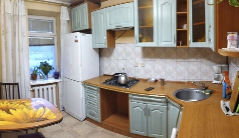 Продаж 1 кім.квартири цегла ремонт меблі р-н Лікарні Шв.допомоги