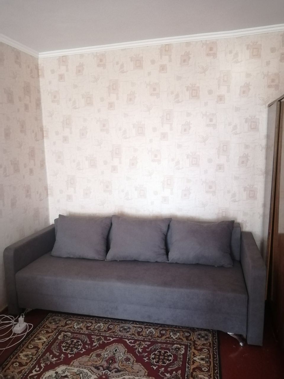 Оренда 1кв.центр меблі техніка,ціна договірна.