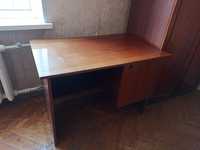 Продам стол письменный и диван