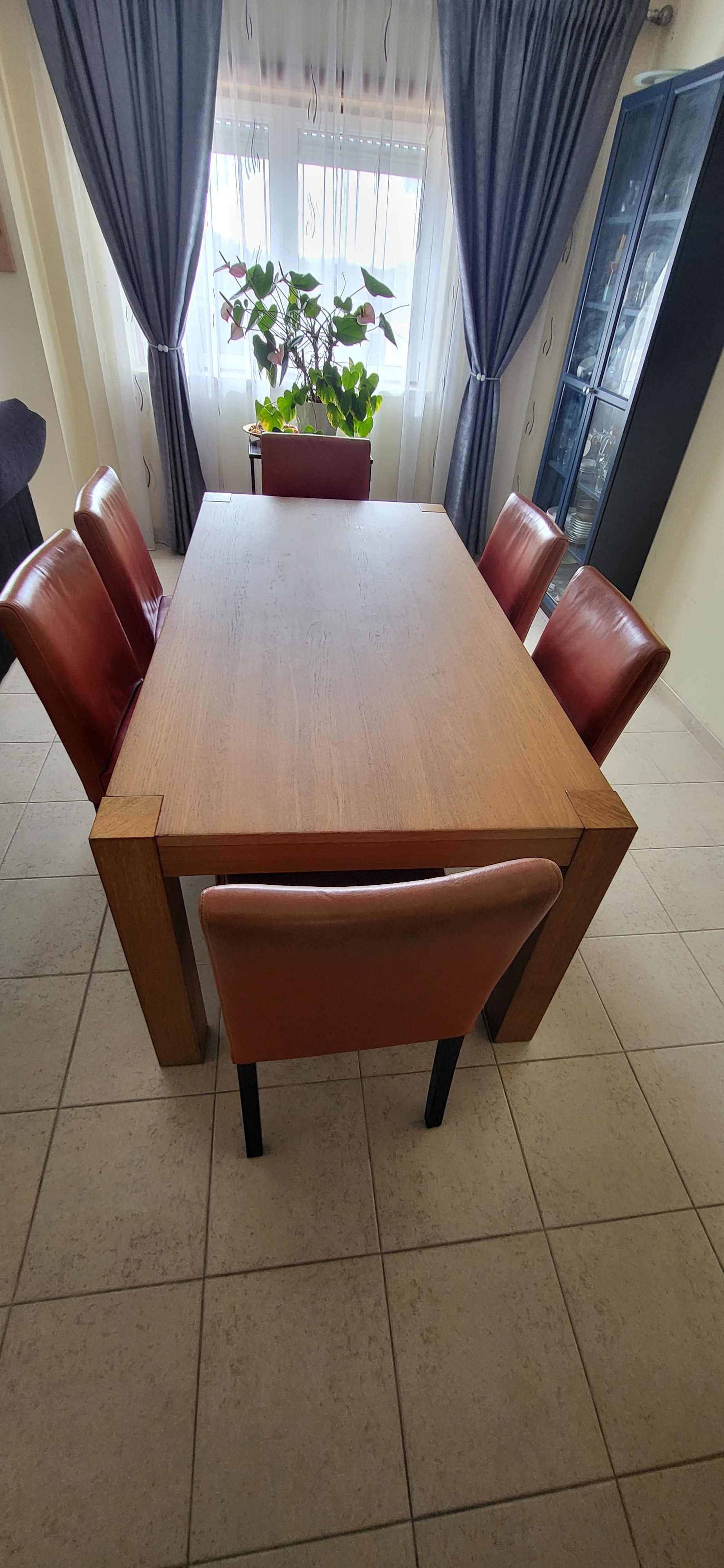 Conjunto  Mesa com 6 cadeiras