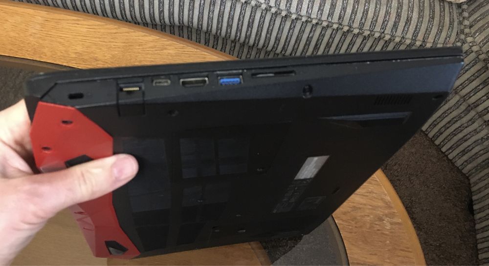 Acer Predator Helios 300 G3-571-77QK По запчастинам.Не робочий.