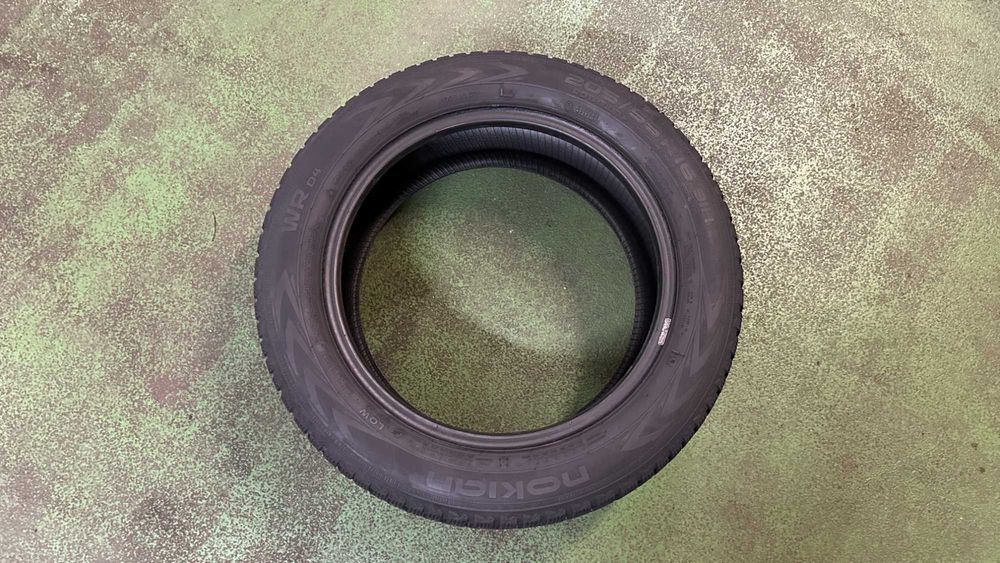 Komplet 205 55 R16 91T Nokian WRD4 bieżnik 2x4,3mm