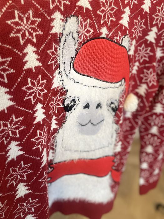 Czerwony męski sweter świąteczny z lamą Reserved L