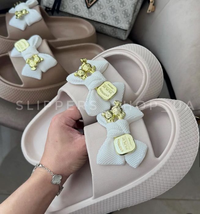 Шльопанці жіночі