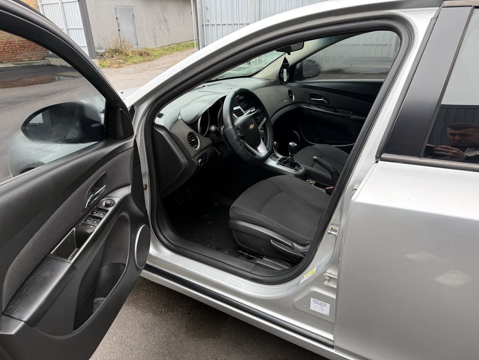 Chevrolet Cruze 1.8 з газом