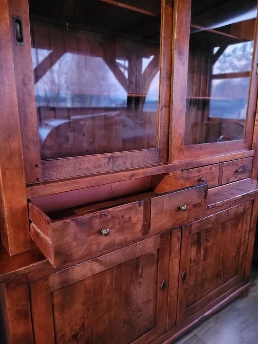 Drewno wiśniowe-kredens/ Witryna-lite drewno