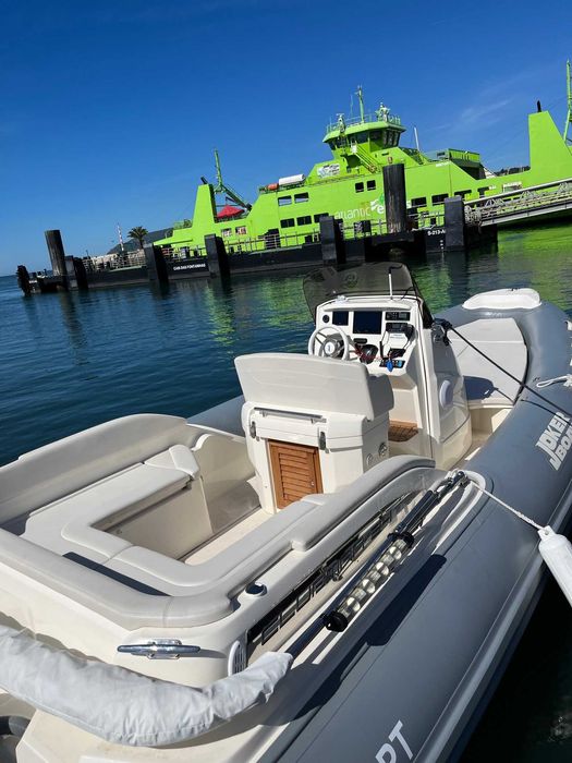 Semi rígido Joker Boat Clubman 24 + atrelado Satellite MX282