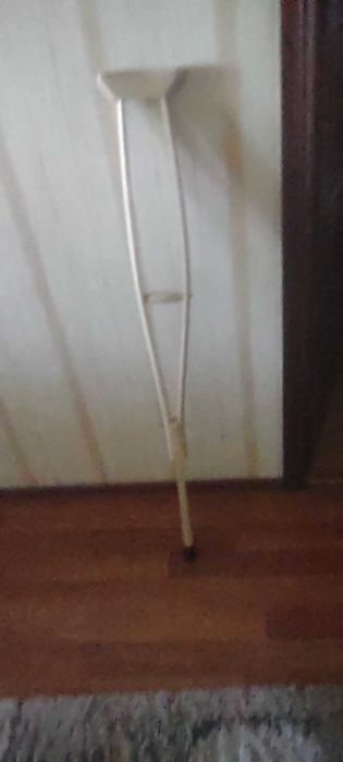 Костыль подмышечный дерево деревянный