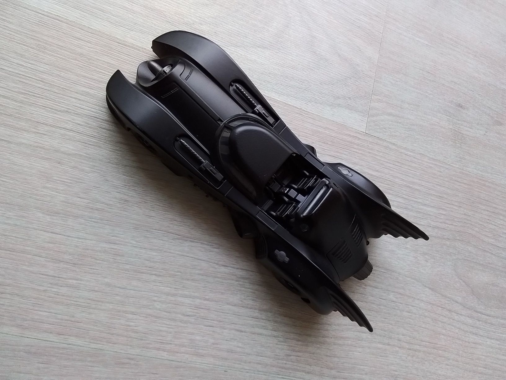 Batman Batmobile réplica de 1989. Marca Jada.  Na escala de 1:24.
