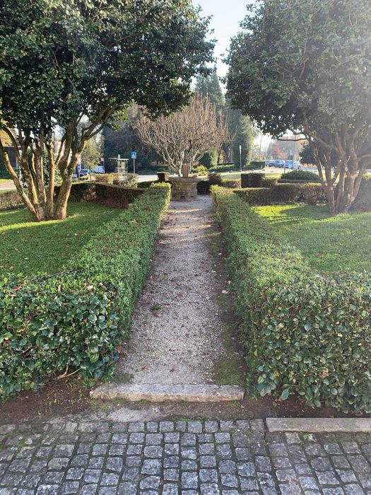 Jardinagem • Corte de Relva • Podas • Limpeza de Terrenos