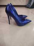 Eleganckie szpilki lakierowane kobalt 37 VICES