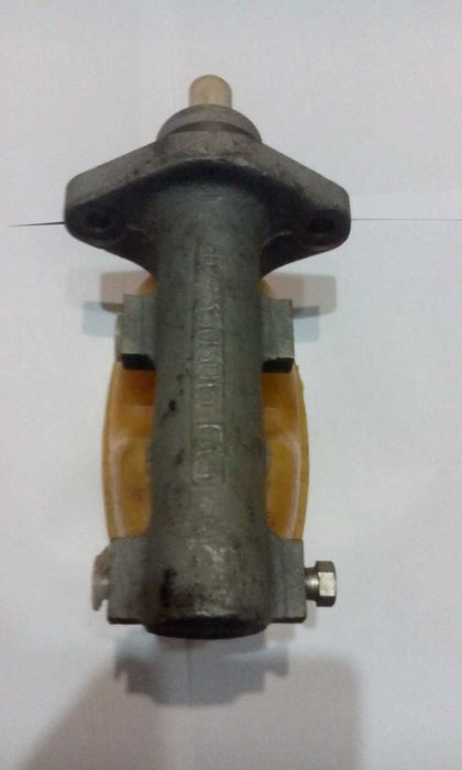 Продам оригин главный тормозной цилиндр для Москвич (412-3505015 ГАЗ)
