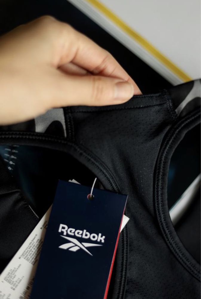 Спортивный костюм Reebok