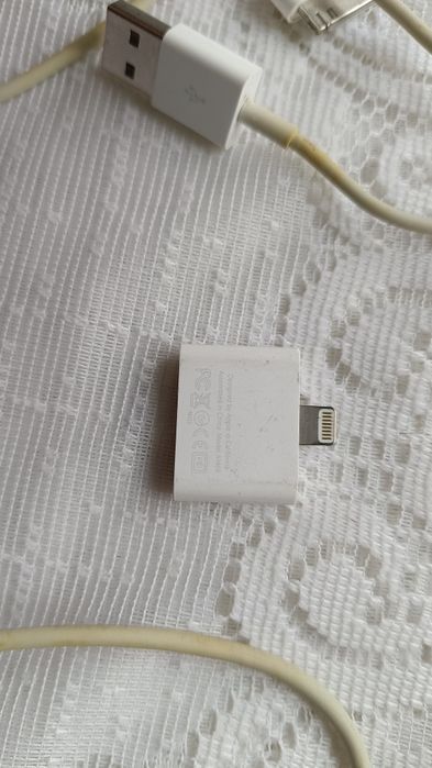 Кабель і  адаптер Apple 30-контактний