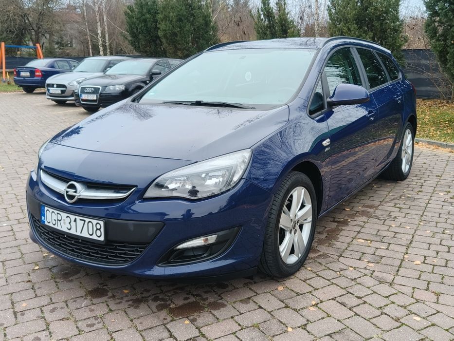 Na Sprzedaż Zadbany Opel Astra J Kombi Lift Po Sporym Serwisie ;)