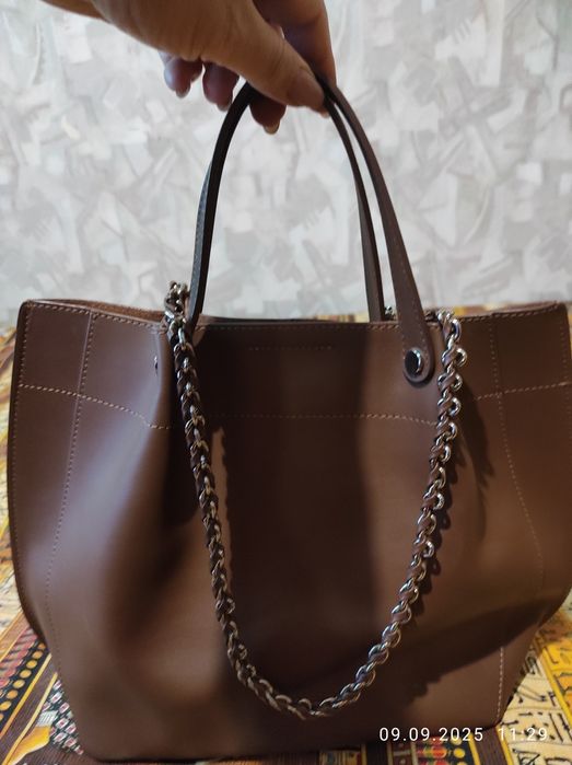 Сумка зі шкіри коричневого кольору