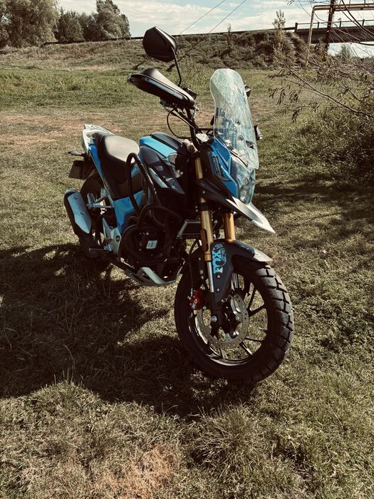 Спарк SP300T-3 в чудовому стіні