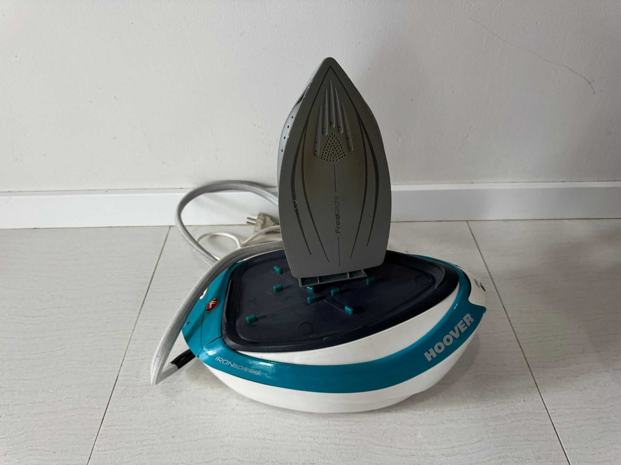 Żelazko ze stacją pary firmy Hoover