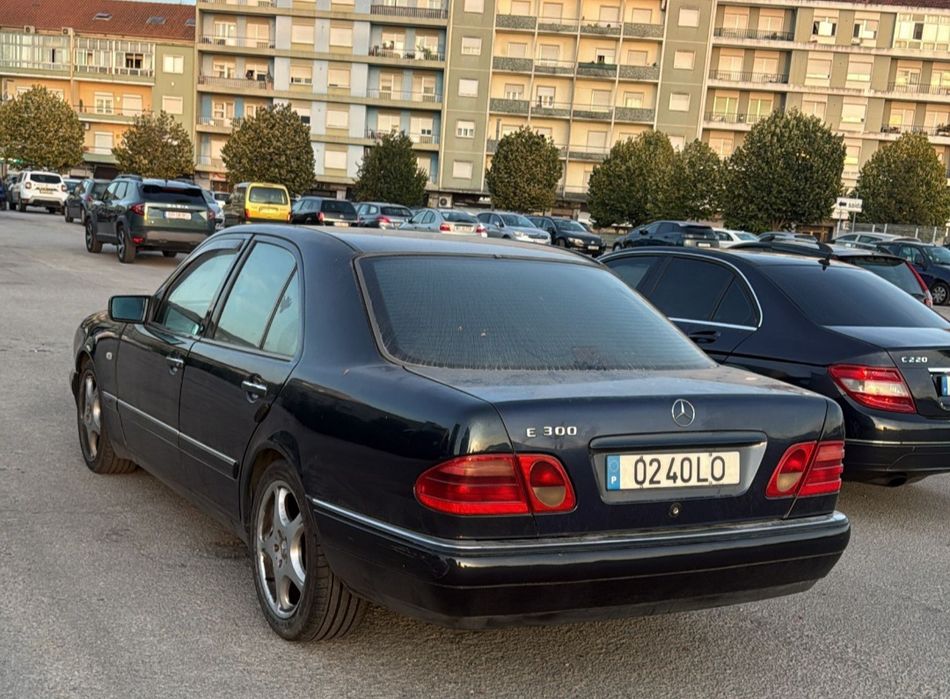 Mercedes E300 Turbo Diesel ( OM606 )