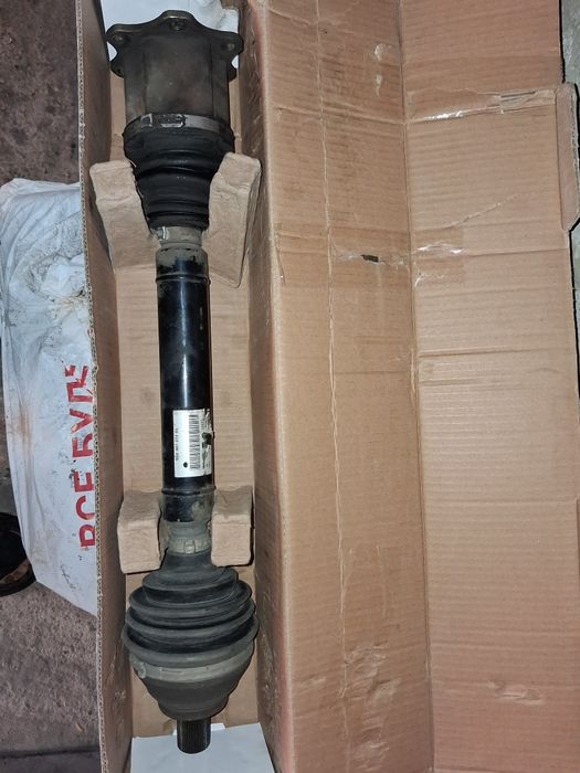 Піввісь на шкода Октавія а7 скаут передня права.