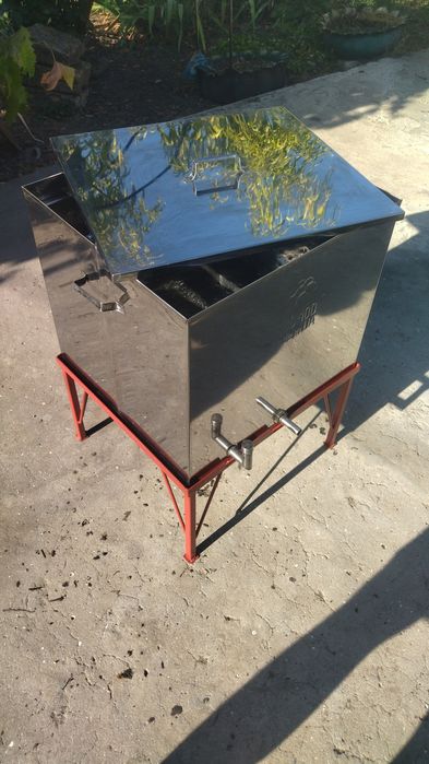 Продам парову воскотопку на 13 рамок