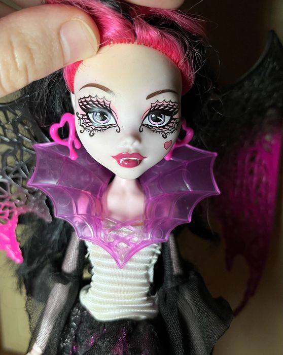Дракулаура Monster High