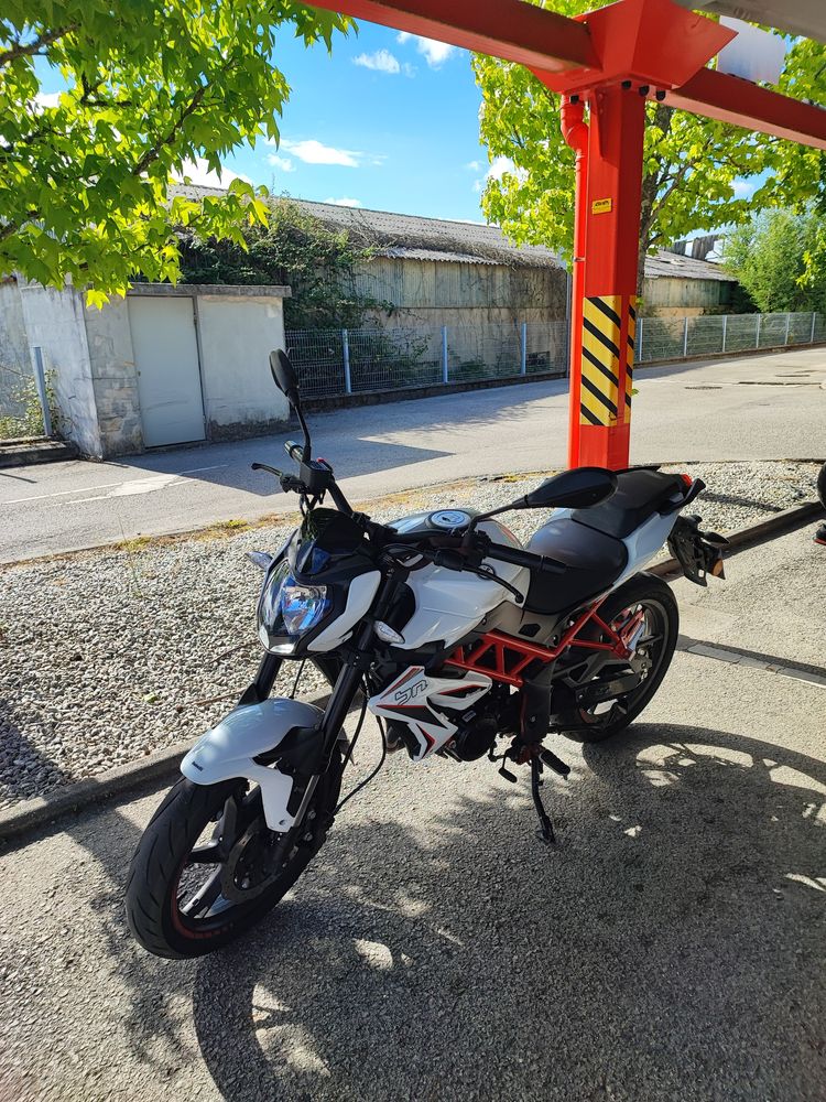 Mota Benelli bn125
