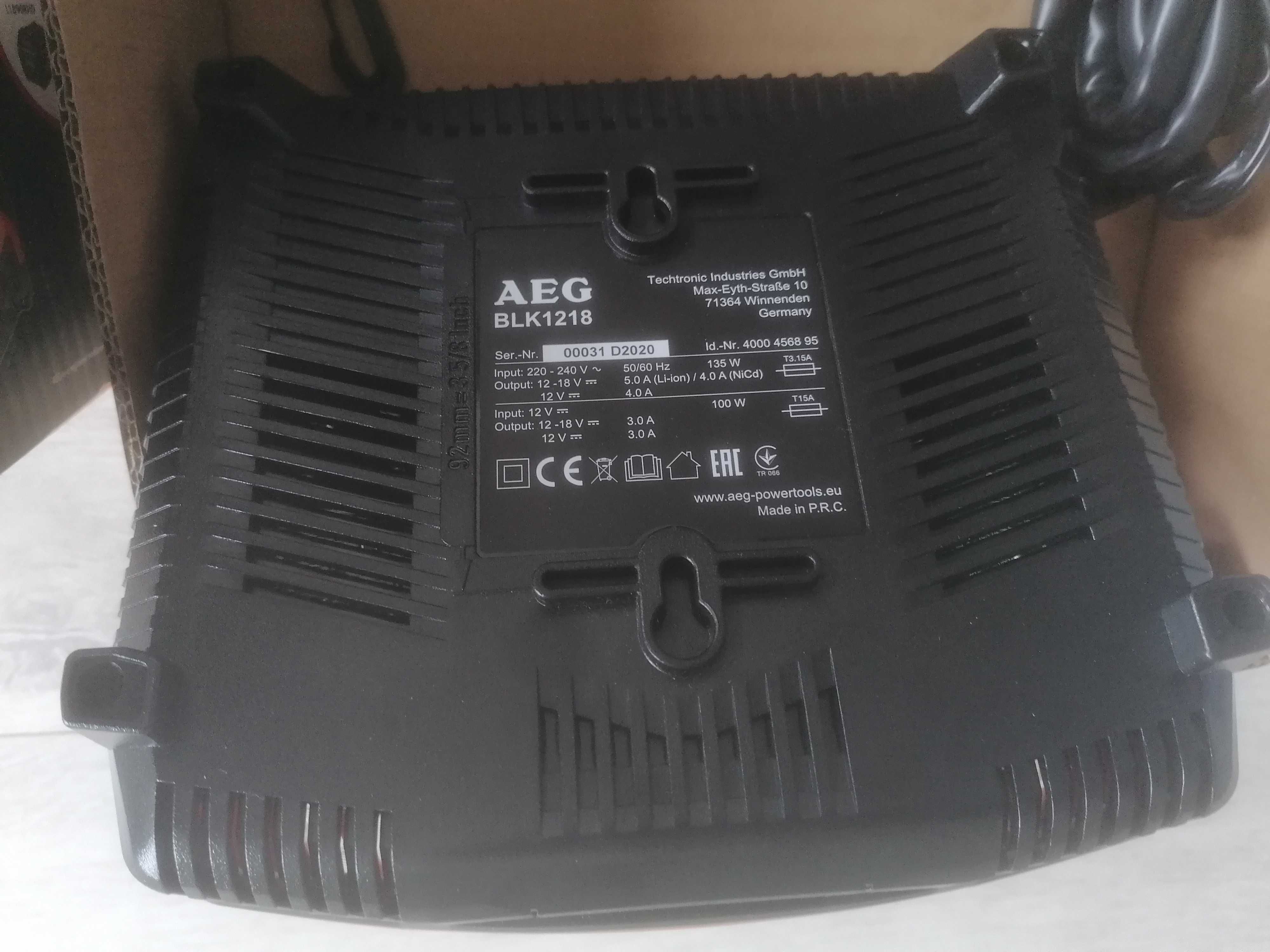Nie używana bateria AEG 18V 9.0 Ah (L1890RHD) , z ładowarką i torbą.