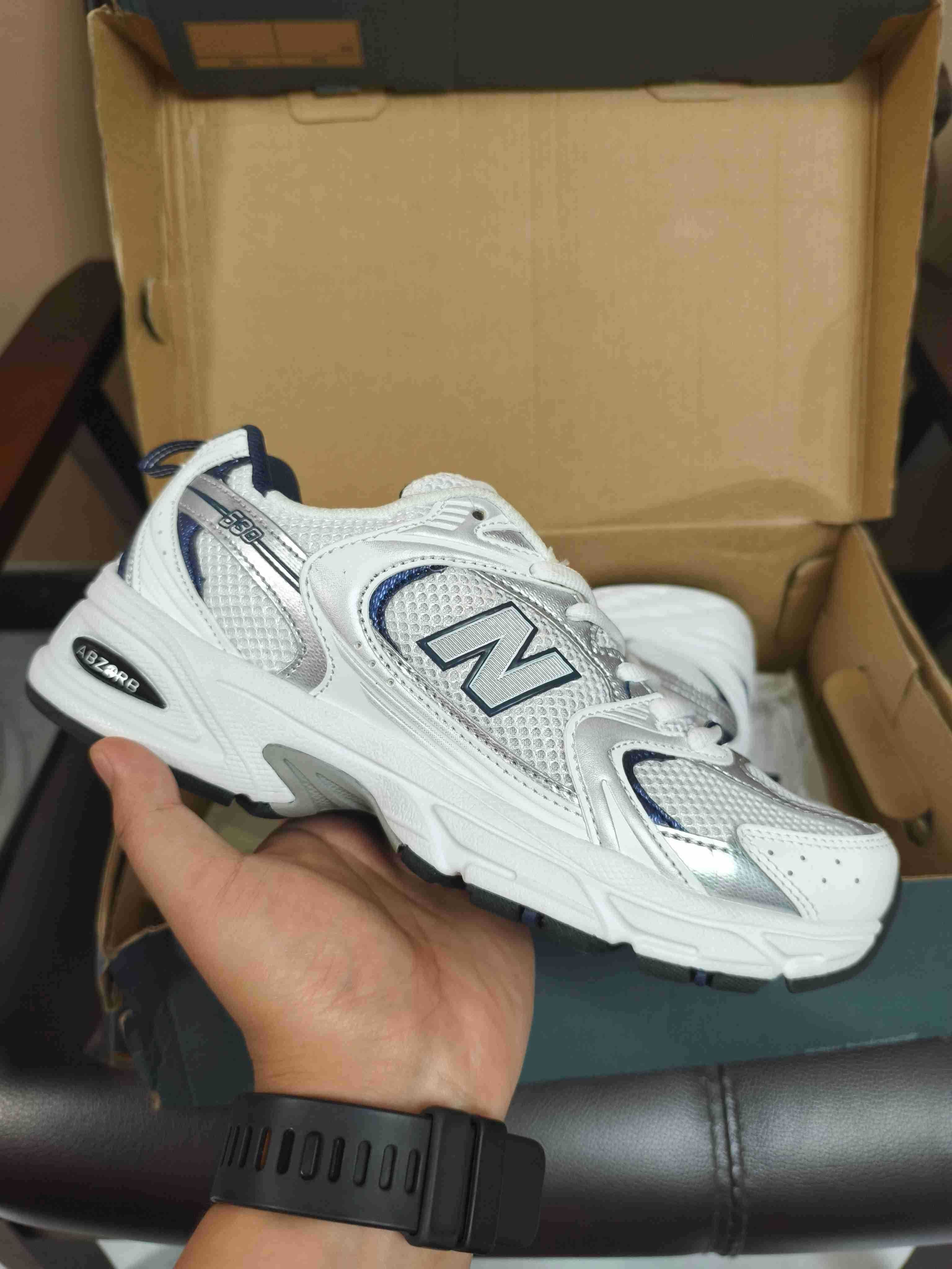 New Balance 530, damskie białe i szare trampki, rozmiar 37