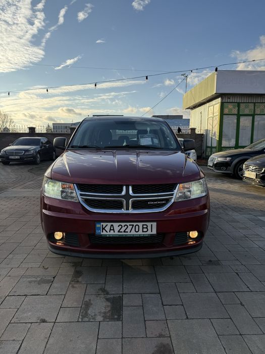 Dodge journey 2.4 газ/бенз автомат 2011 мінімальні пошкодження