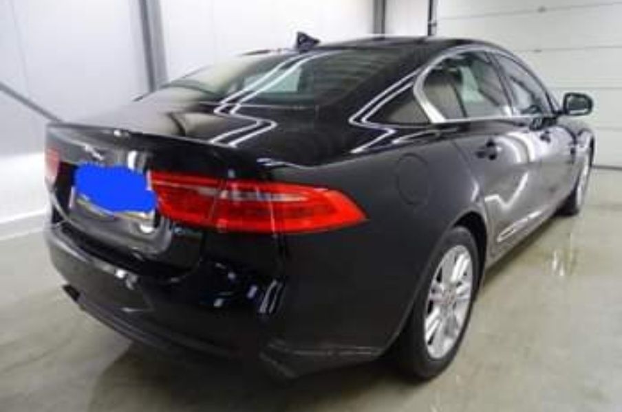 Jaguar xe 2.0d com motor avariado